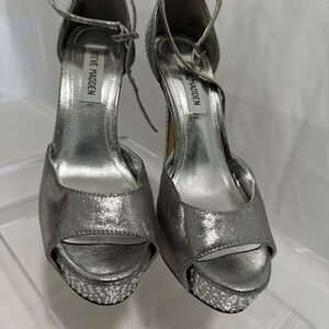 Silver Steve Madden Nairi silver rhinestone 7.5